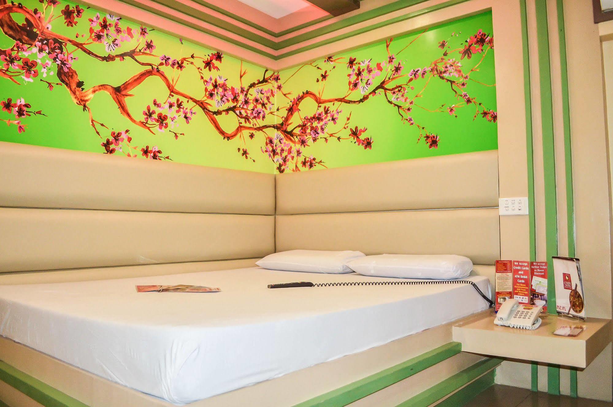 Hotel Sogo Sta Mesa Манила Экстерьер фото